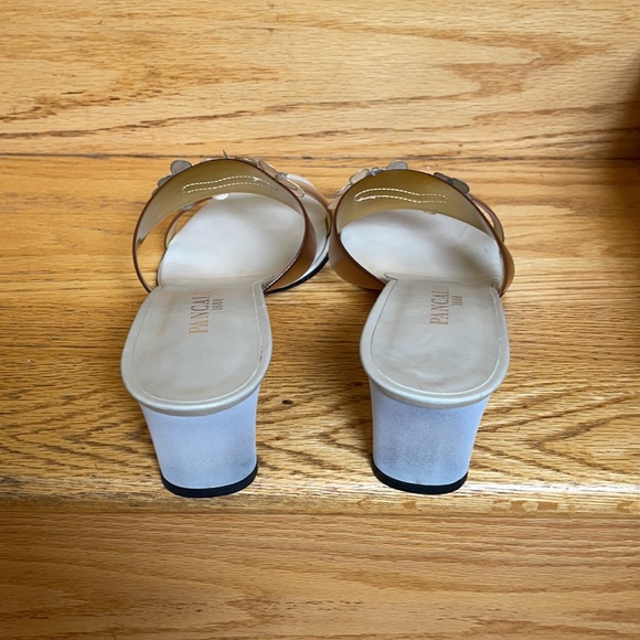 Pancaldi Sandals Gold tone with appliqués NWT - Picture 3 of 8